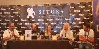 MICK GARRIS SE SUMA A LA PRESENTACIÓN DEL FESTIVAL ISLA CALAVERA EN SITGES Mick Garris participó en la presentación del Festival Isla Calavera celebrada en Sitges, donde se dio a conocer el homenaje que se le rendirá en el marco de la segunda edición del certamen.