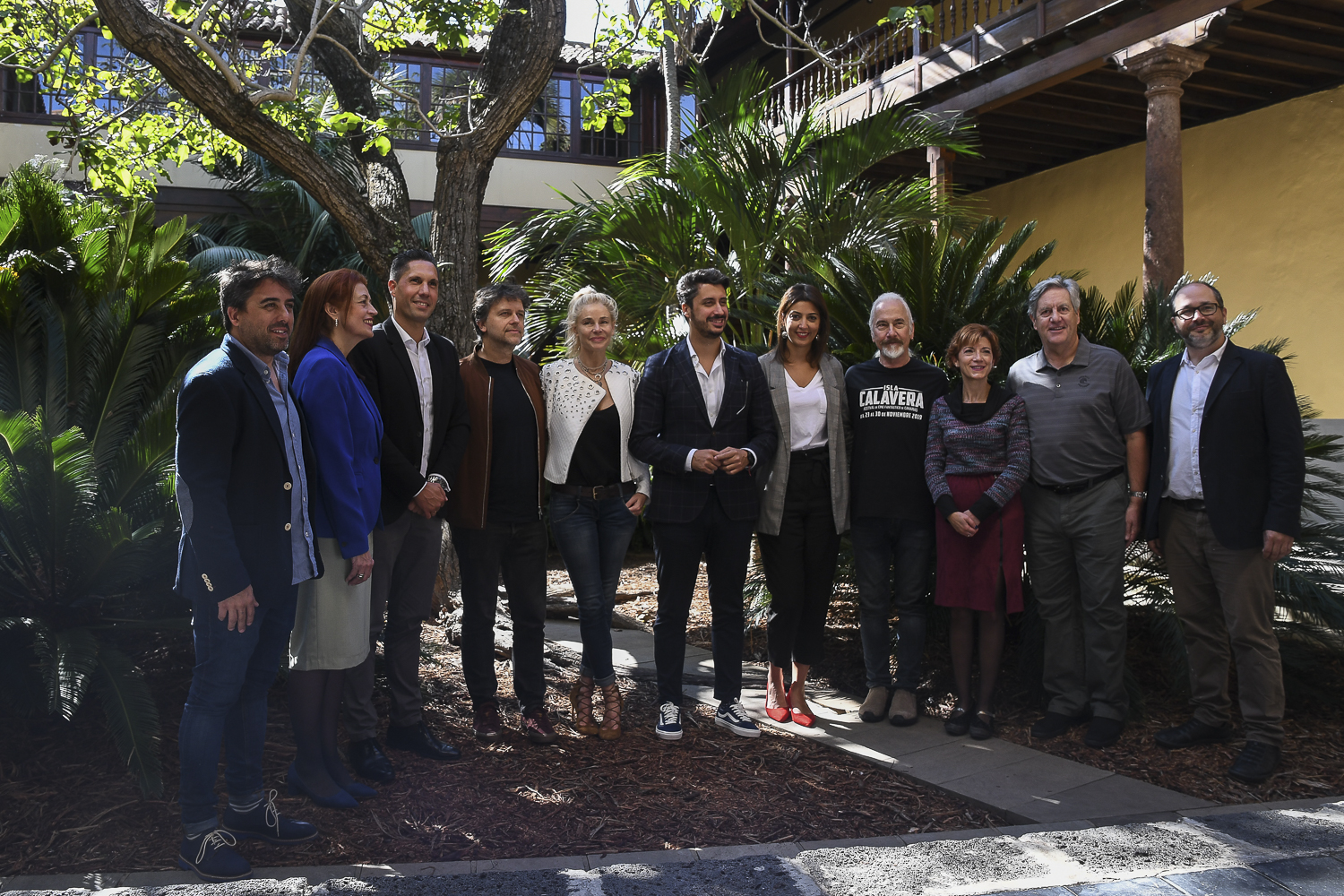 Los invitados de honor del Festival Isla Calavera visitaron la ciudad de La Laguna y su ayuntamiento, de la mano del alcalde Luis Yeray Gutiérrez y la concejala de cultura, Yaiza López Landi.