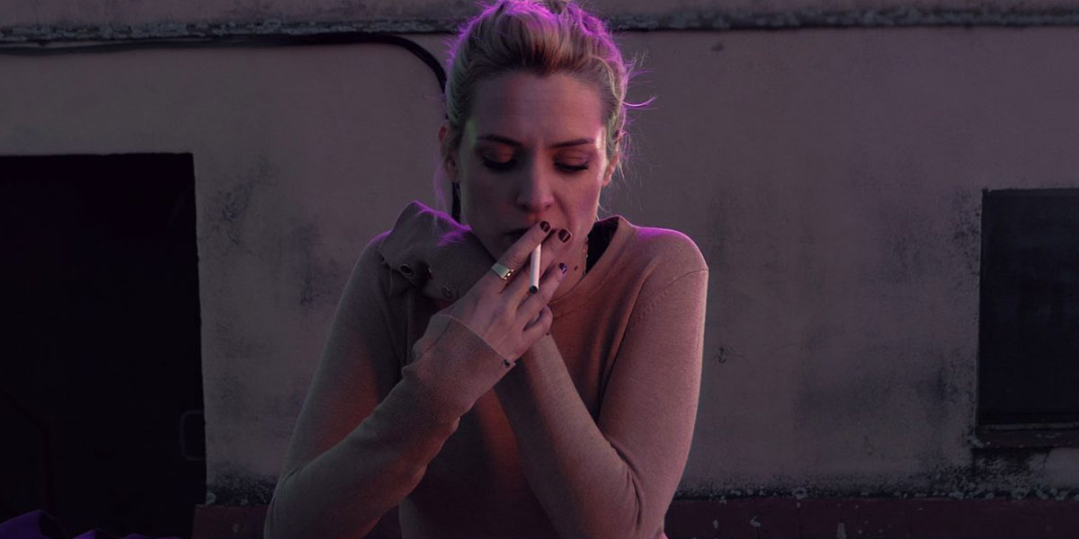 La chica de los cigarrillos