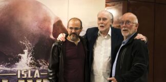 JACK TAYLOR Y COLIN ARTHUR REGRESAN A ISLA CALAVERA Víctor Matellano, Jack Taylor y Colin Arthur en 2017, en Isla Calavera.