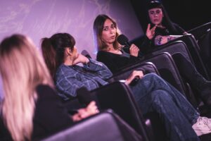 Denise Castro en Mesa redonda Isla Calavera en Femenino Vol. 2.