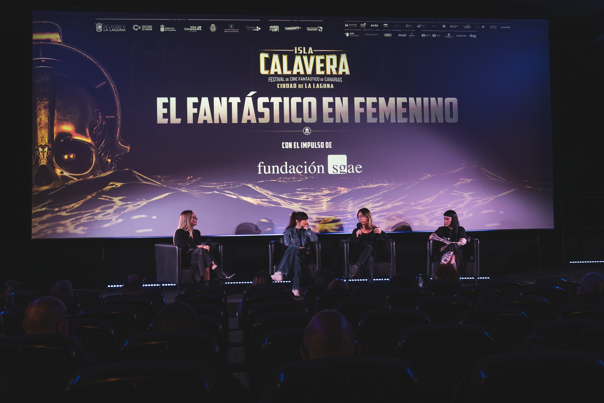 Mesa redonda Isla Calavera en Femenino Vol. 2.