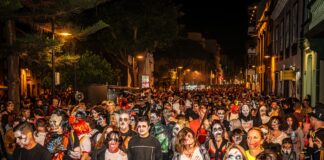EL CASCO HISTÓRICO DE LA LAGUNA, ESCENARIO DE UNA GRAN ZOMBIE WALK Isla Calavera Zombie Walk Ciudad de La Laguna 2025